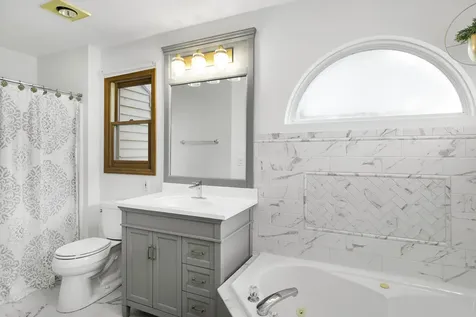 997 South Hampton Court Aurora IL 60506