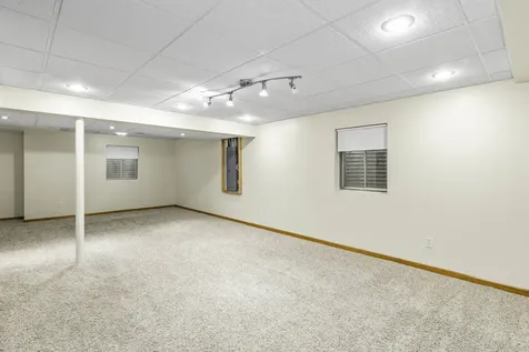 997 South Hampton Court Aurora IL 60506