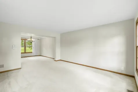 997 South Hampton Court Aurora IL 60506