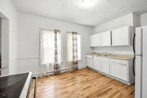 948 South 3rd Street Rockford IL 61104