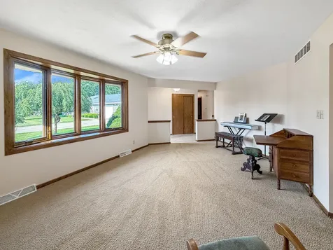 829 Sutton Place Freeport IL 61032