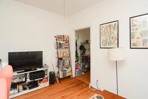 1933 West Crystal Street Chicago IL 60622