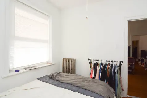 1933 West Crystal Street Chicago IL 60622