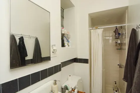 1933 West Crystal Street Chicago IL 60622