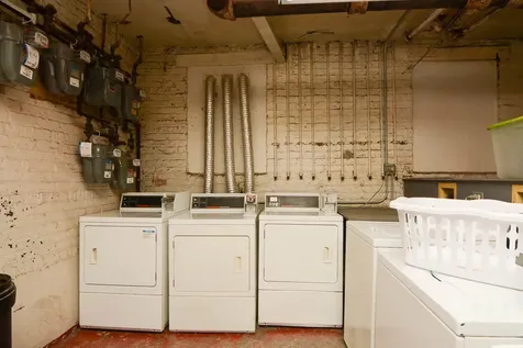 1933 West Crystal Street Chicago IL 60622