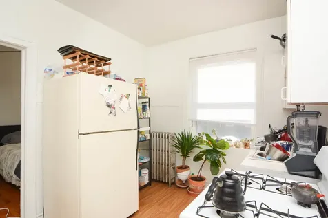 1933 West Crystal Street Chicago IL 60622
