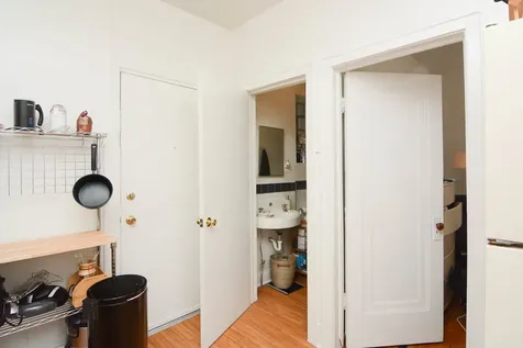 1933 West Crystal Street Chicago IL 60622