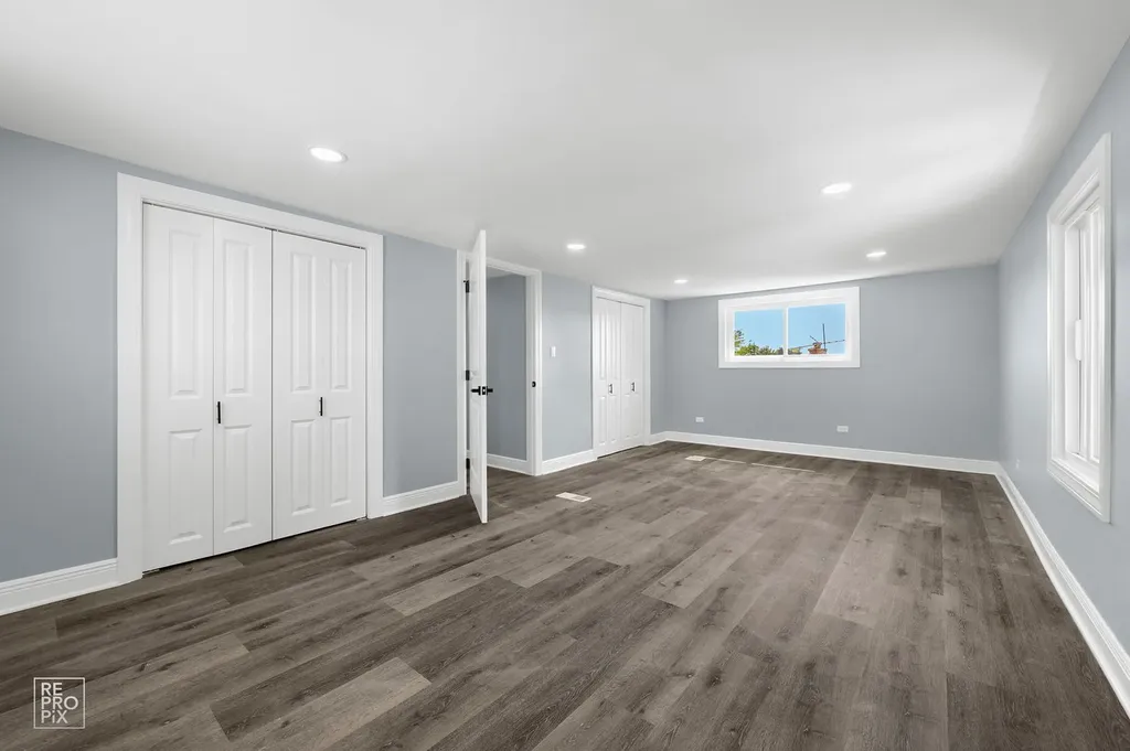 4329 West 81st Street Chicago IL 60652