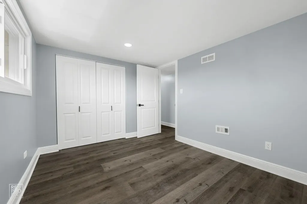 4329 West 81st Street Chicago IL 60652