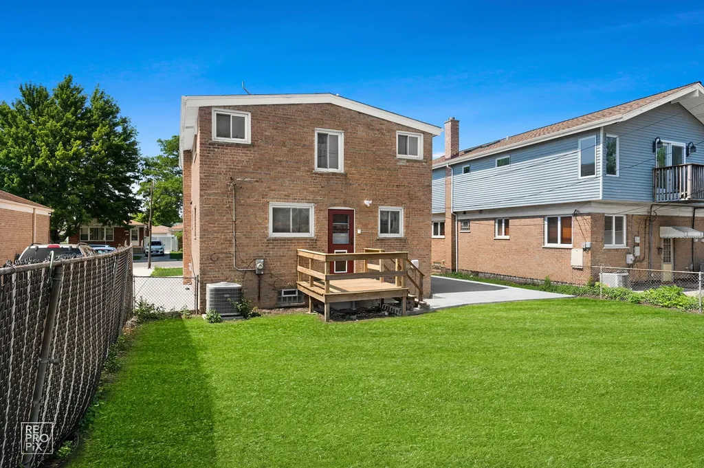 4329 West 81st Street Chicago IL 60652