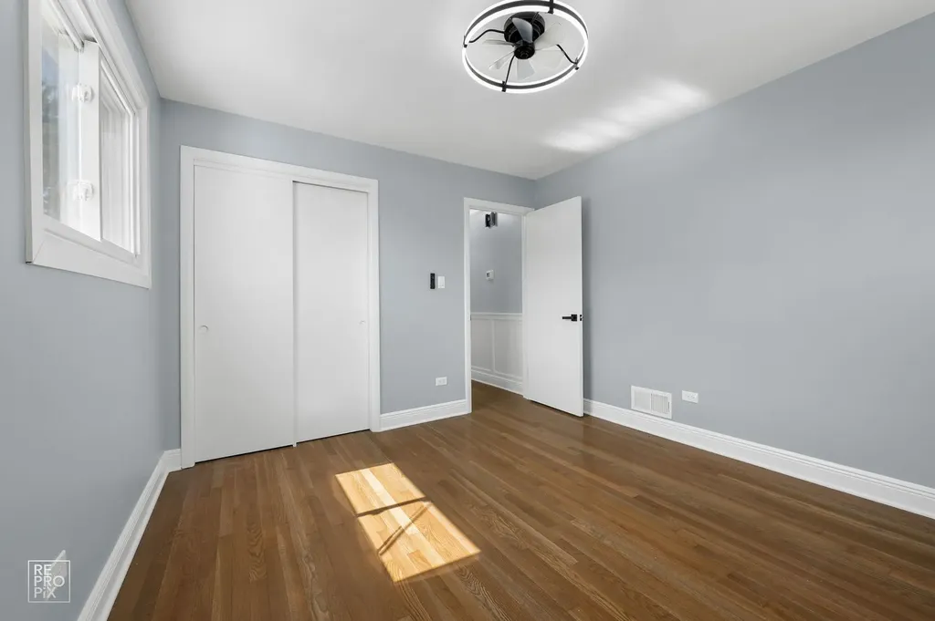 4329 West 81st Street Chicago IL 60652