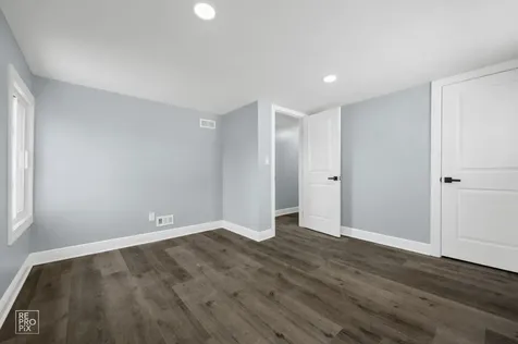4329 West 81st Street Chicago IL 60652