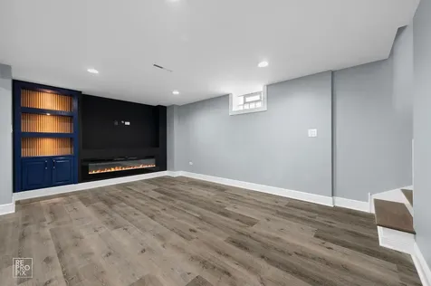 4329 West 81st Street Chicago IL 60652