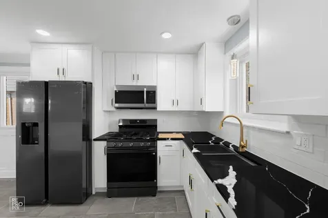 4329 West 81st Street Chicago IL 60652