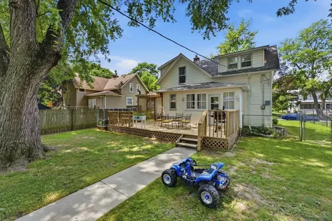 438 49TH Street Moline IL 61265