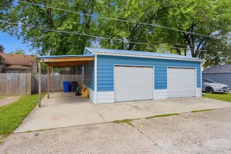 438 49TH Street Moline IL 61265