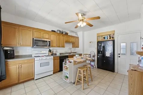 438 49TH Street Moline IL 61265