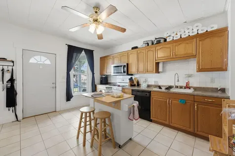 438 49TH Street Moline IL 61265