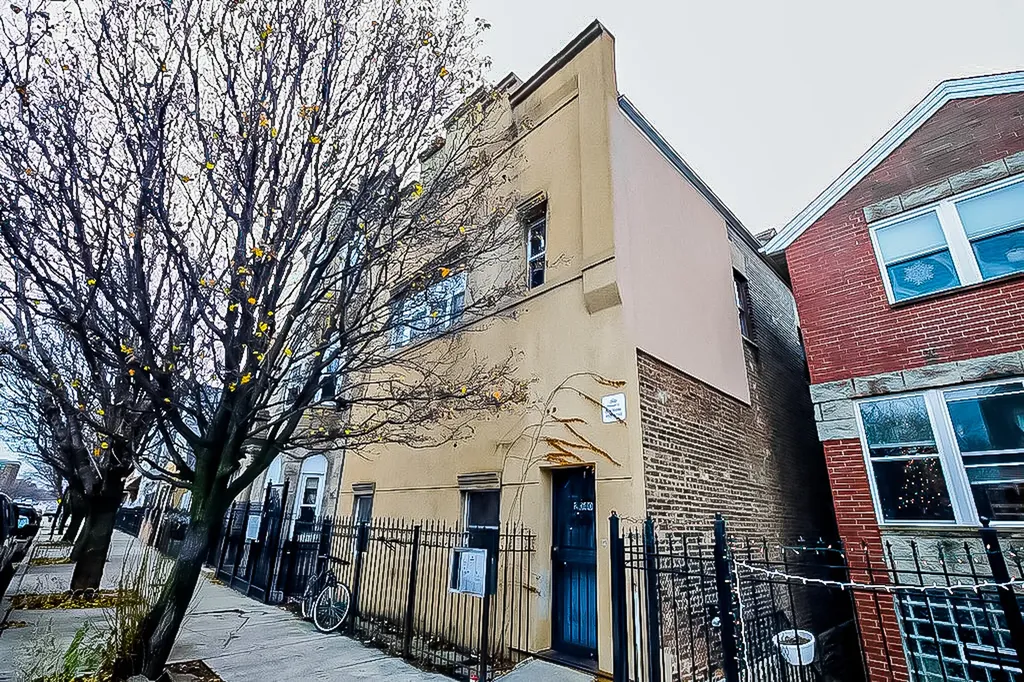 2040 West 19th Street Chicago IL 60608