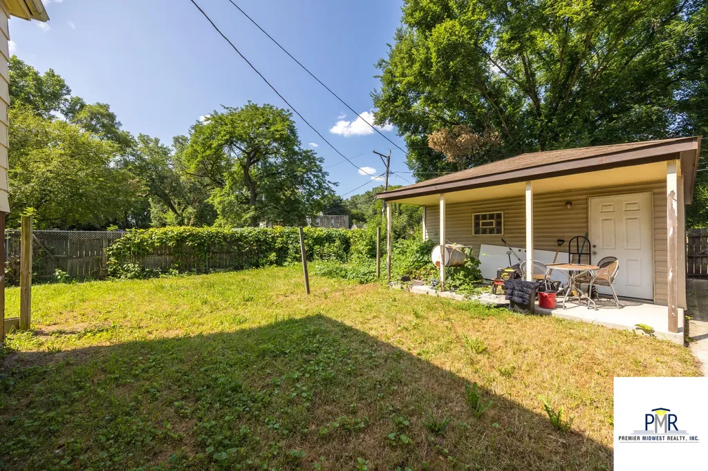 5750 South Lowe Avenue Chicago IL 60621