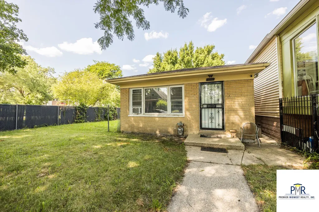 5750 South Lowe Avenue Chicago IL 60621