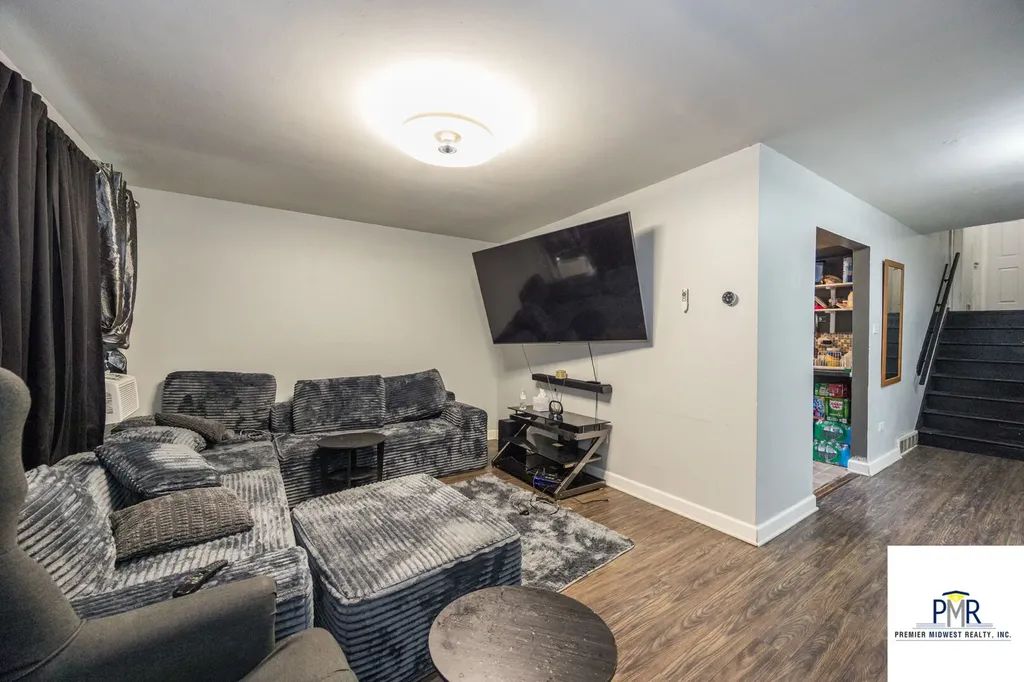 5750 South Lowe Avenue Chicago IL 60621