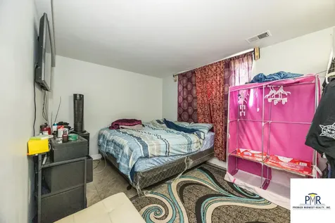 5750 South Lowe Avenue Chicago IL 60621