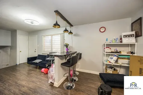 5750 South Lowe Avenue Chicago IL 60621