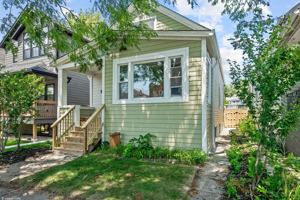 4842 West Warwick Avenue Chicago IL 60641