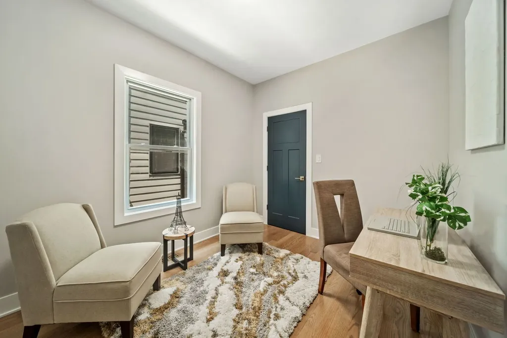 4842 West Warwick Avenue Chicago IL 60641