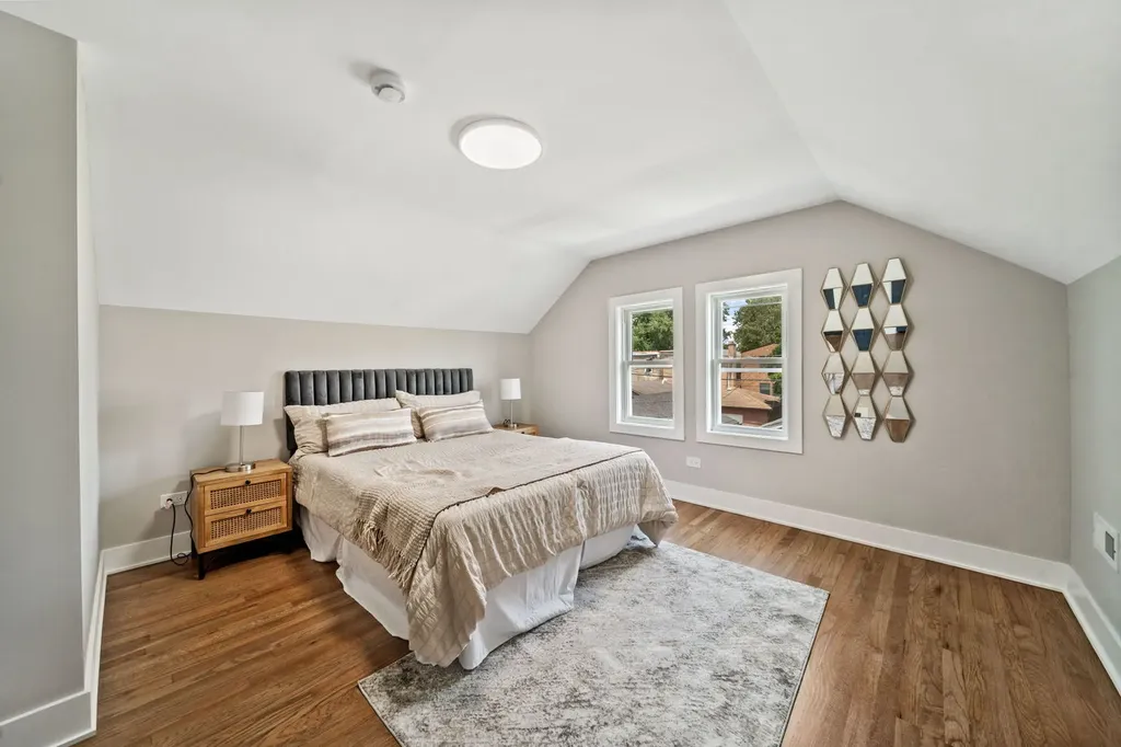 4842 West Warwick Avenue Chicago IL 60641