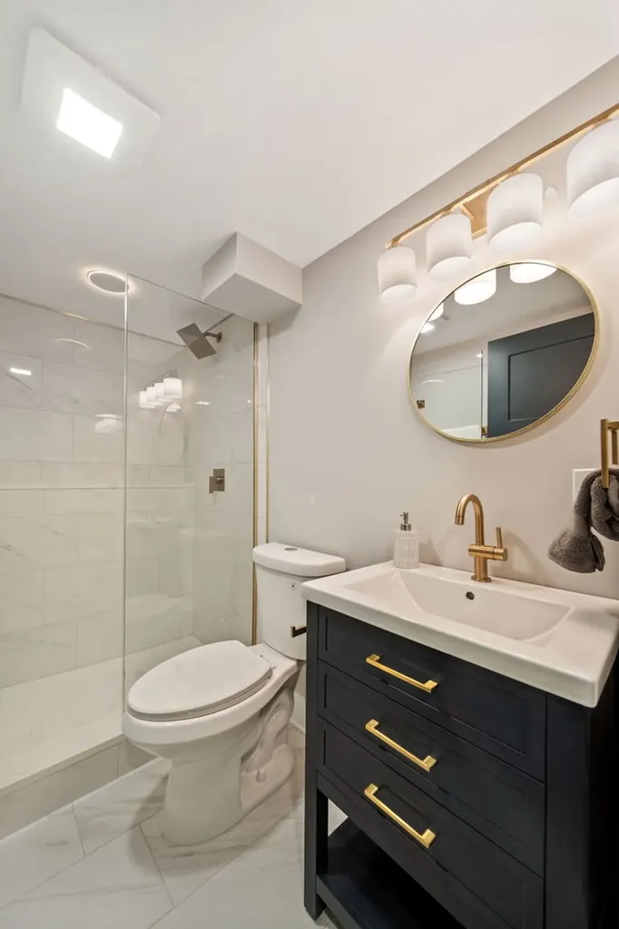 4842 West Warwick Avenue Chicago IL 60641