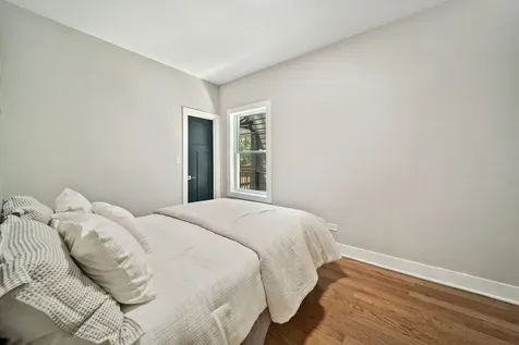 4842 West Warwick Avenue Chicago IL 60641