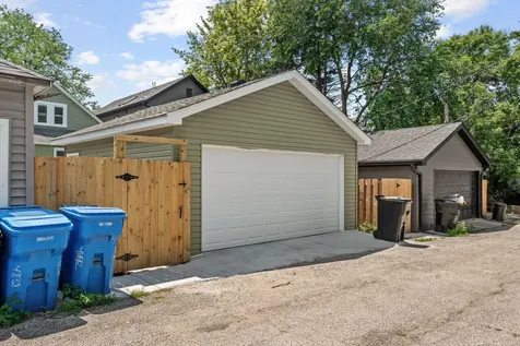 4842 West Warwick Avenue Chicago IL 60641