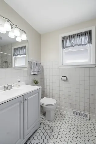 2840 Washington Street Franklin Park IL 60131