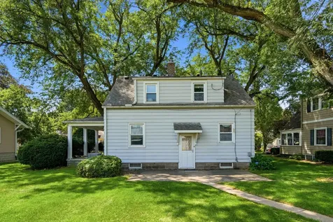 511 27TH Avenue Moline IL 61265