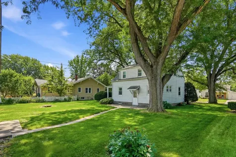 511 27TH Avenue Moline IL 61265