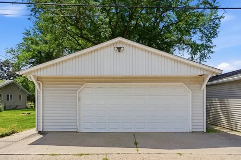 511 27TH Avenue Moline IL 61265