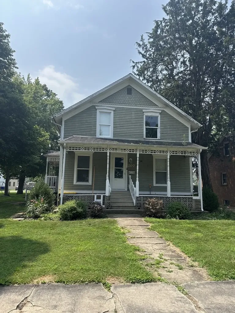 207 West Elm Street Fairbury IL 61739