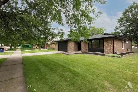 910 College Avenue Matteson IL 60443