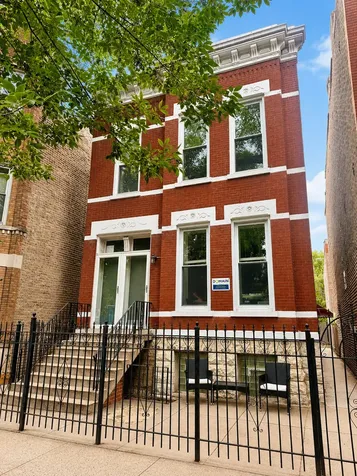 853 North Winchester Avenue Chicago IL 60622