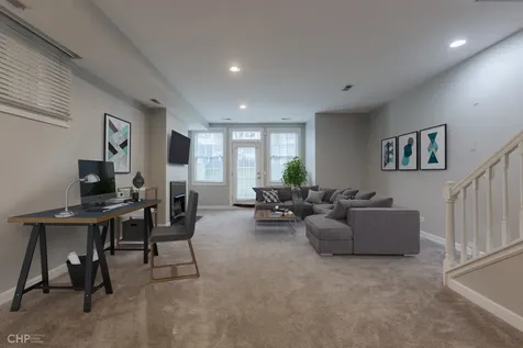 2938 North Damen Avenue Chicago IL 60618