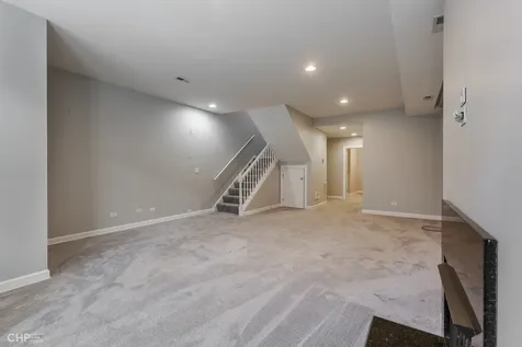 2938 North Damen Avenue Chicago IL 60618