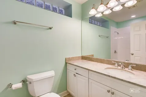 2938 North Damen Avenue Chicago IL 60618