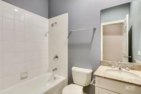 2938 North Damen Avenue Chicago IL 60618