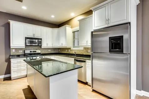 2938 North Damen Avenue Chicago IL 60618
