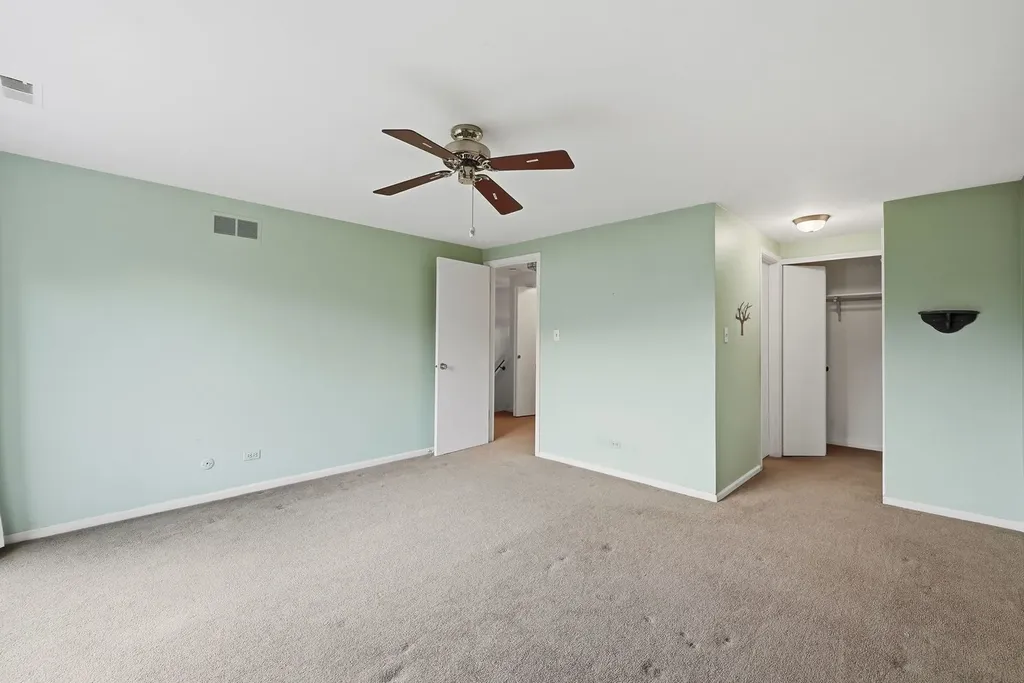 221 Cascade Drive Indian Head Park IL 60525