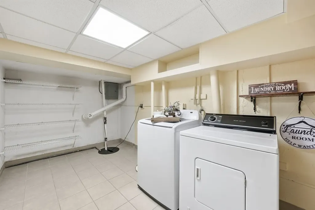 221 Cascade Drive Indian Head Park IL 60525