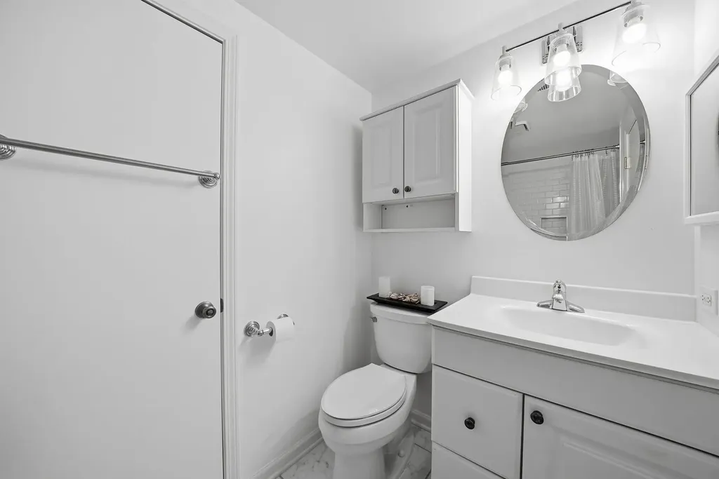 221 Cascade Drive Indian Head Park IL 60525