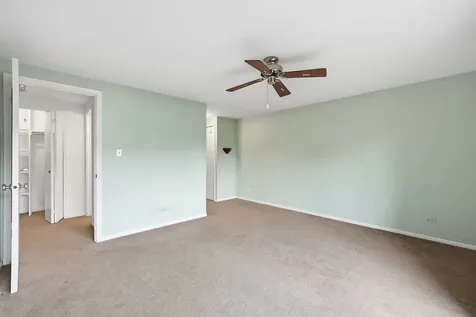 221 Cascade Drive Indian Head Park IL 60525